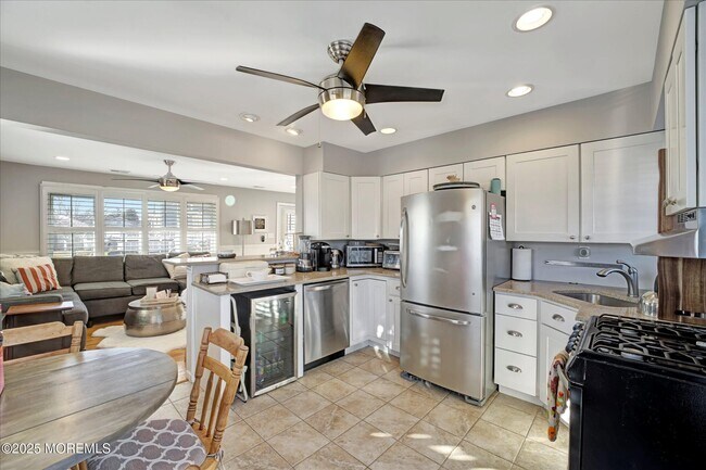 Building Photo - 515 Stone Harbor Ave