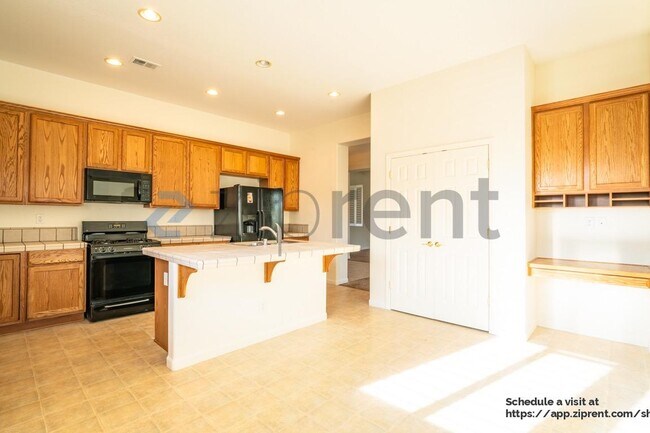 Building Photo - 100 Canterbury Ct