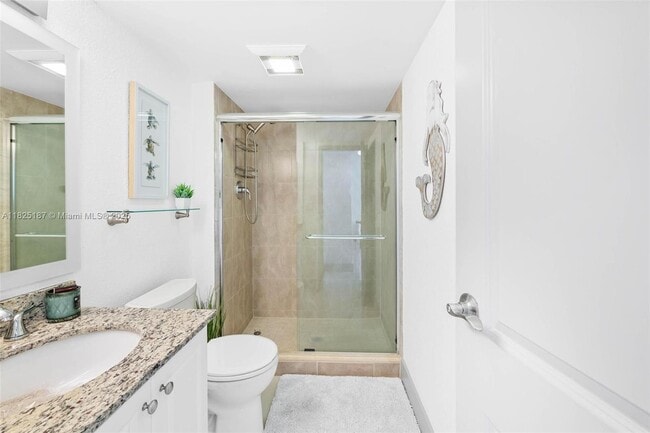 Building Photo - 3675 N Country Club Dr
