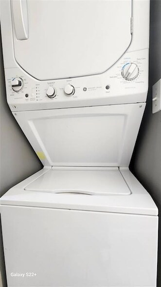 Building Photo - 555 SE 8th St