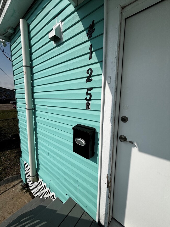 Building Photo - 4125 Avenue M