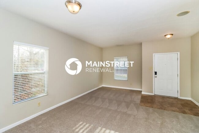 Building Photo - 4 Bedroom Pet-Friendly Home in Charlotte, NC with Main Street Renewal