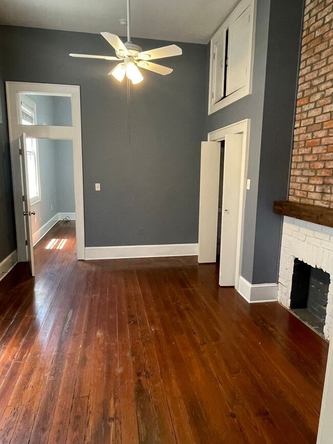 Building Photo - 1BD/1BA Shotgun with Laundry in Unit and Private Courtyard