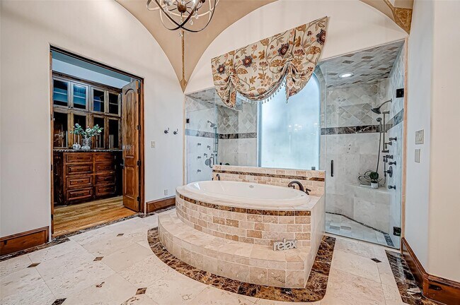 Building Photo - 3 Congressional Cir