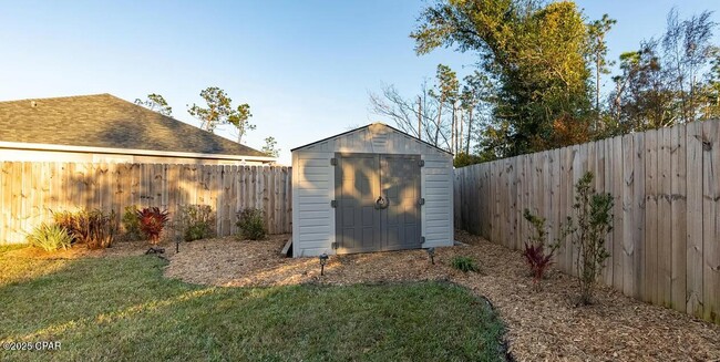 Building Photo - 2721 Ravenwood Ct