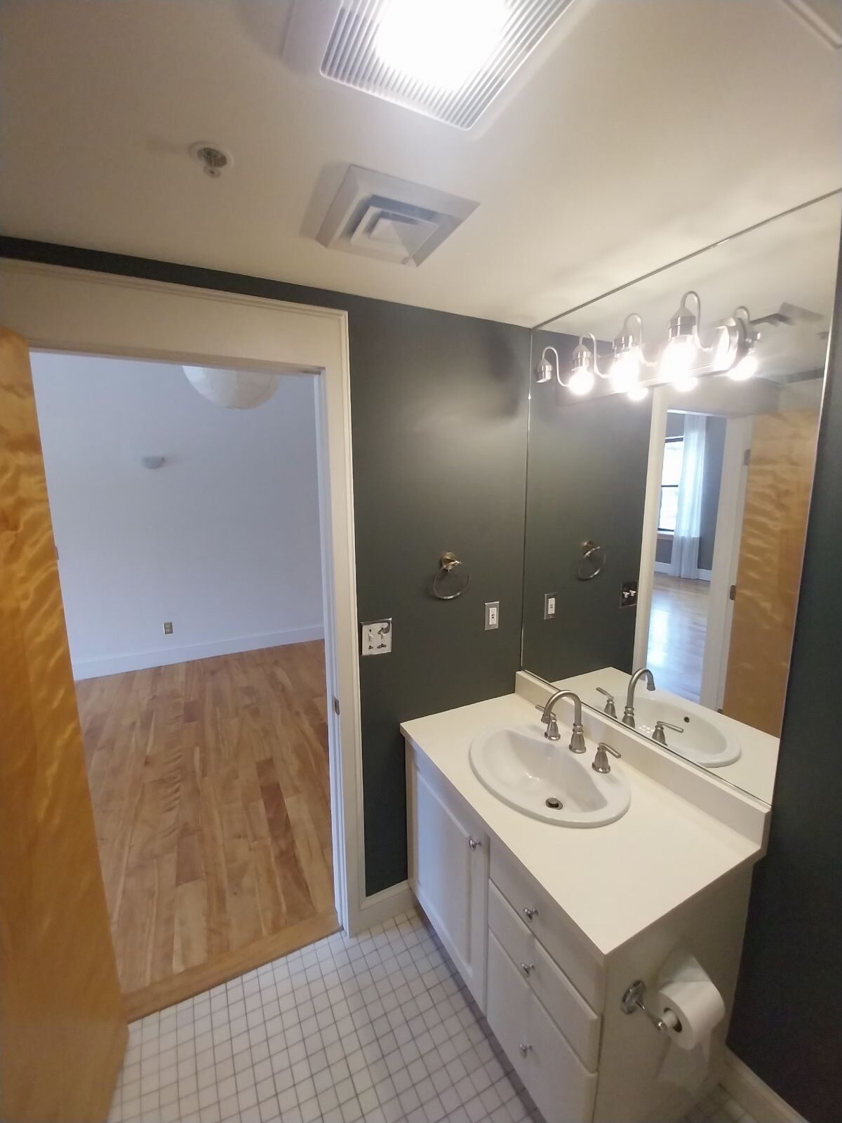 Building Photo - 135 Main St