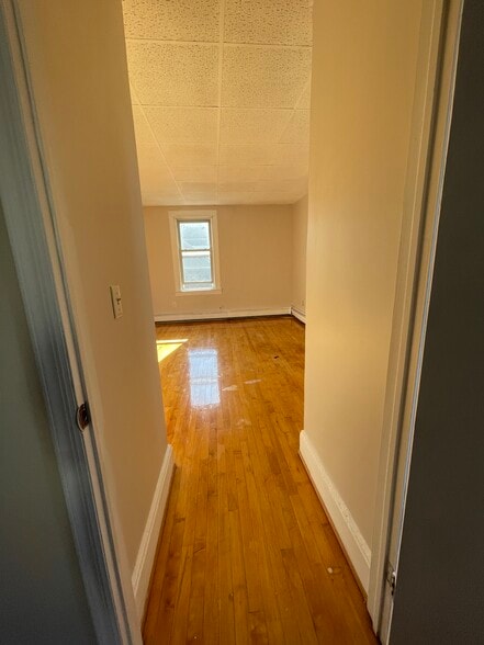 Building Photo - 418 4th St