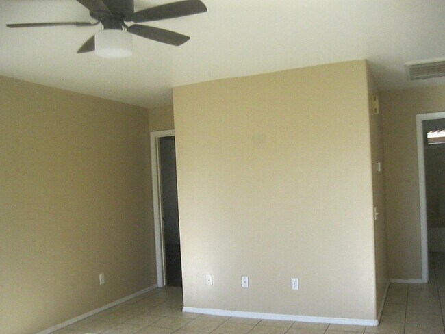 Building Photo - 7726 W Ocotillo Rd