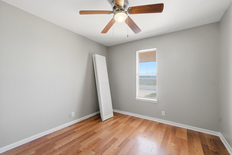 Building Photo - 2333 N Danville Dr