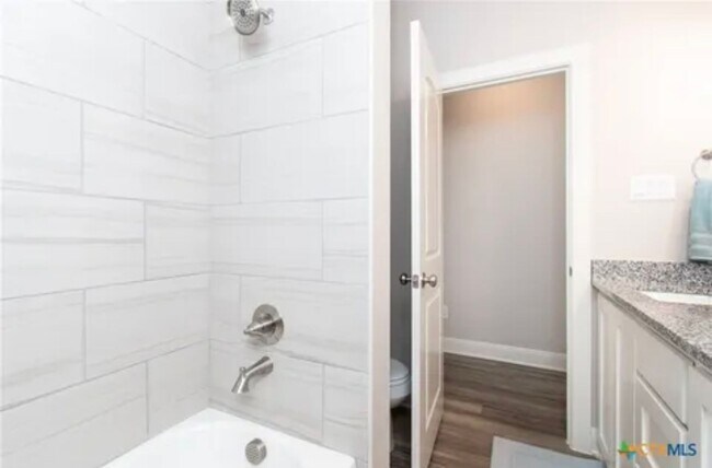 Building Photo - GORGEOUS home in Nolanville!