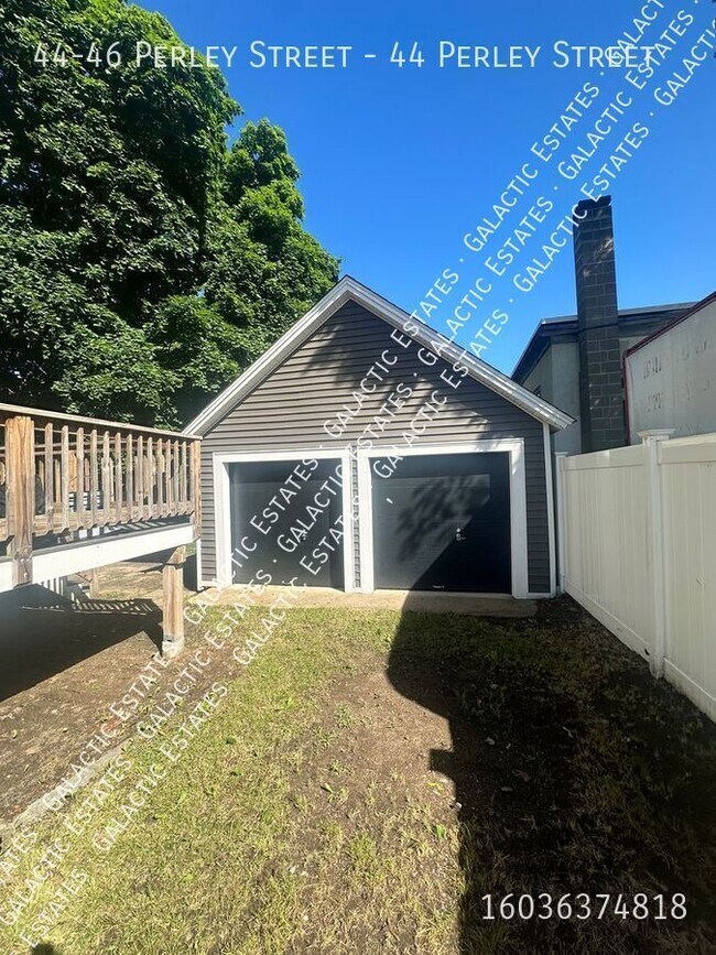 Building Photo - Spacious Renovated 3 Bedroom Duplex!