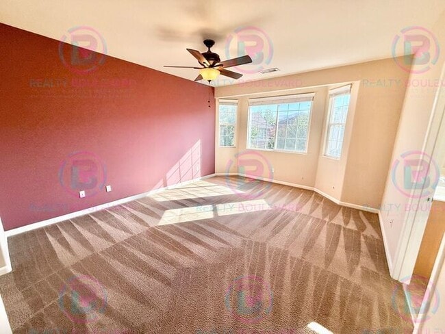 Building Photo - Beautiful townhome in South Meadows! 3-bed...