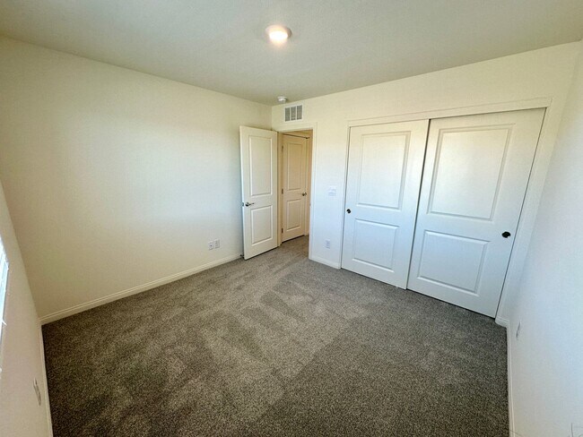 Building Photo - 5746 Sunset Sedona St