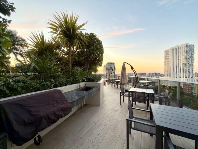 Building Photo - 488 NE 18th St