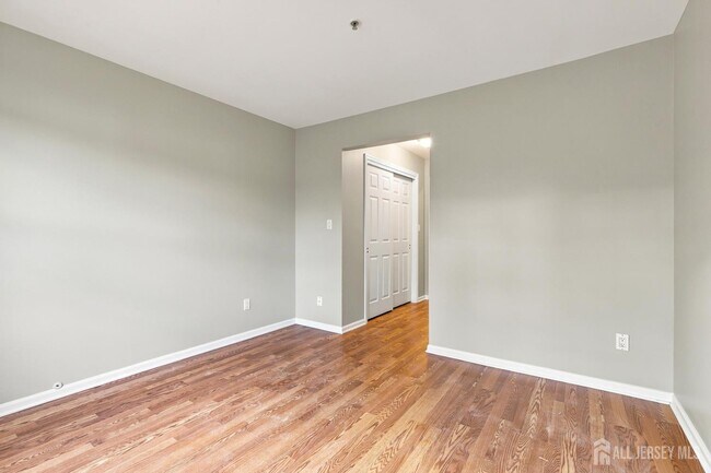 Building Photo - 1634 Waterford Dr