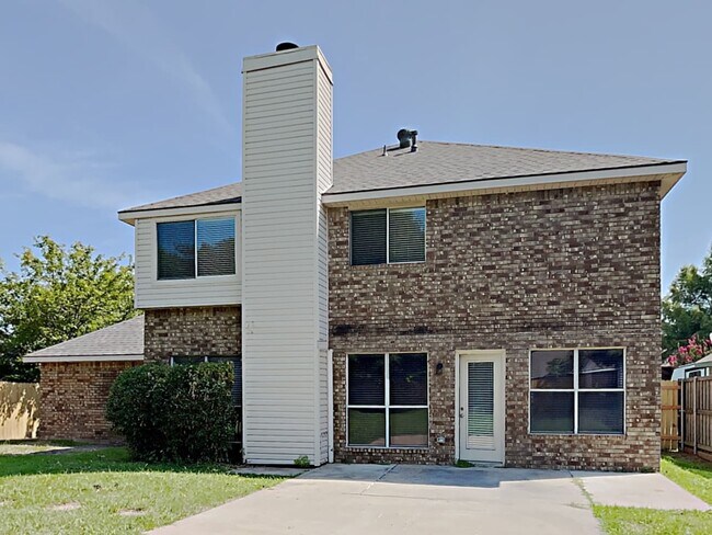 Building Photo - 8618 Fairfax Ave