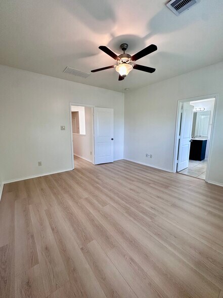 Building Photo - 6430 Stoney Creek Dr