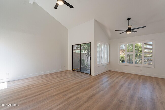 Building Photo - 1717 N Ventura Ln