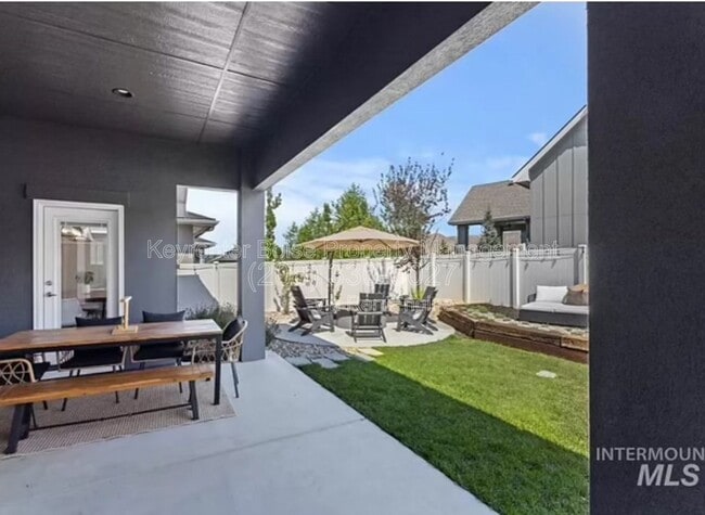 Building Photo - 8462 W Suttle Lake Dr