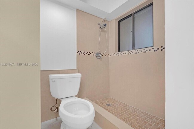 Building Photo - 15545 Miami Lakeway N