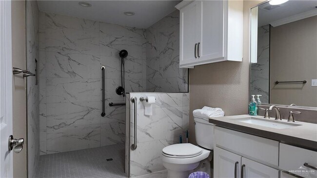 Building Photo - 16 Highland Park Ave