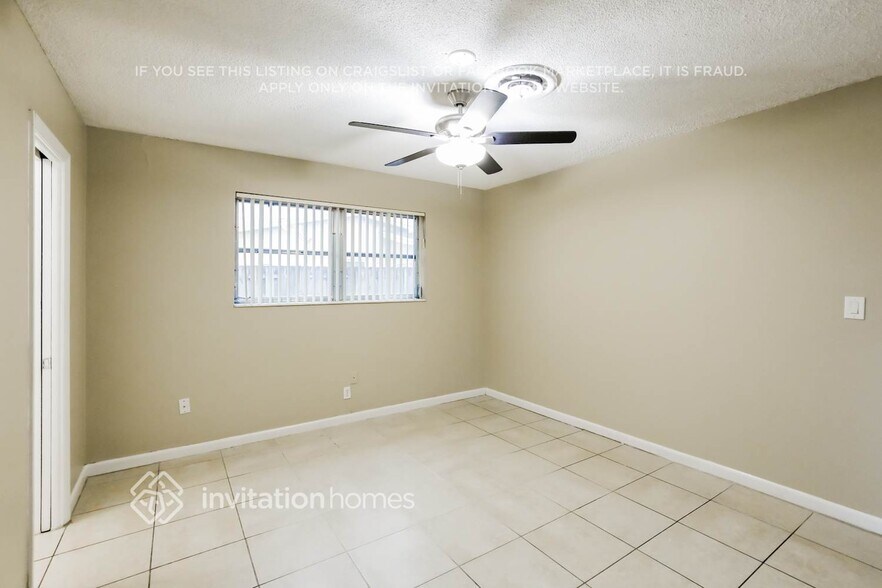 Building Photo - 1501 N 46th Ave