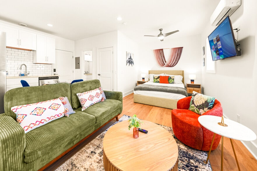 Building Photo - 4245 Troost Ave