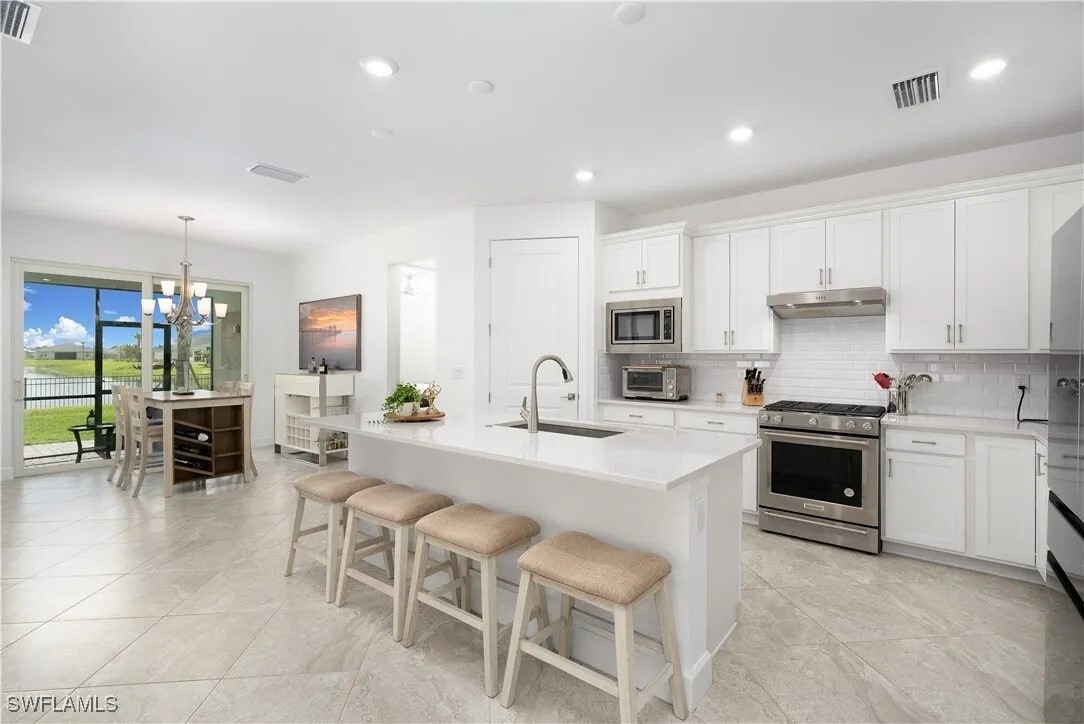 Kitchen & Dining - 15551 Northridge Rd