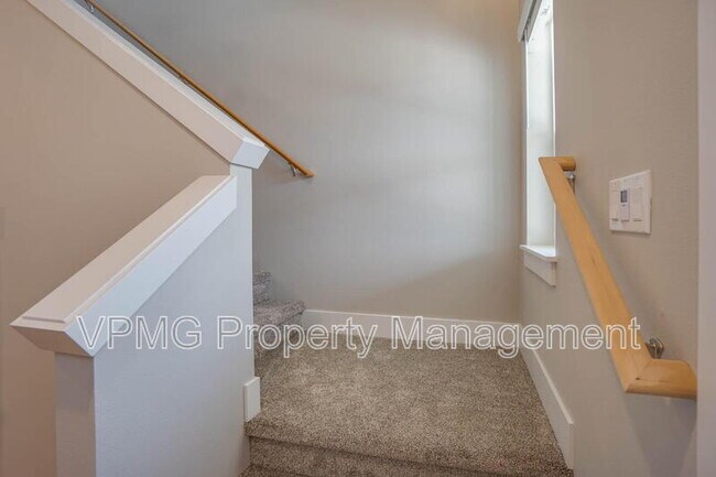 Building Photo - 2347 E Otter Lp