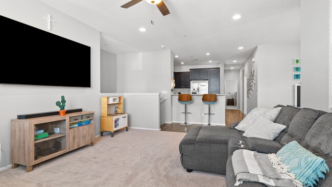 Building Photo - Beautiful 2-Bedroom, 2-Bathroom Condo with...