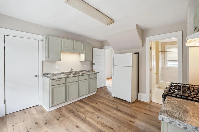 Building Photo - 2812 Garfield Ave