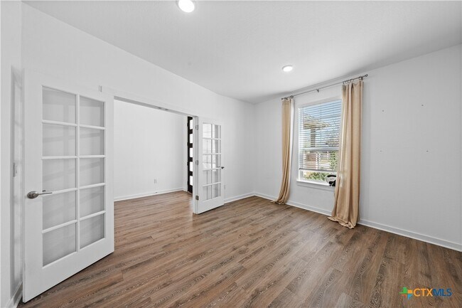 Building Photo - 328 Peace Pipe Way