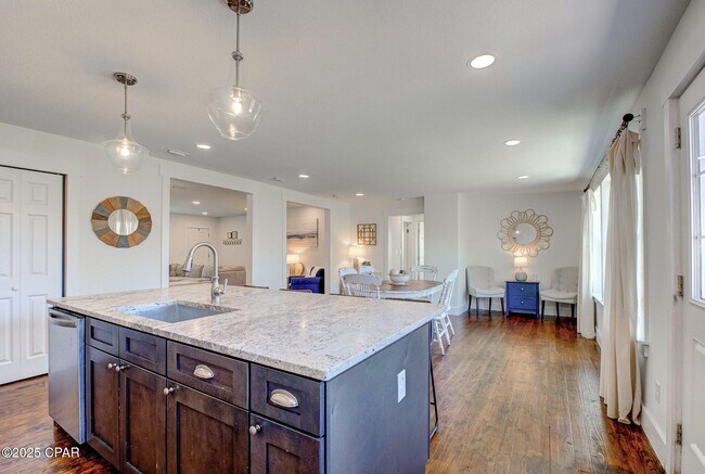 Building Photo - 307 N Palo Alto Ave