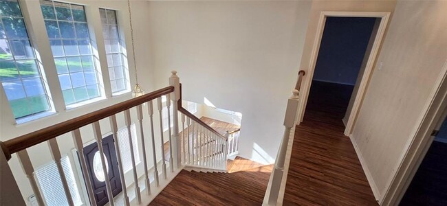 Building Photo - 2439 Shelby Park Dr