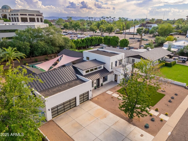 Building Photo - 4421 E Earll Dr