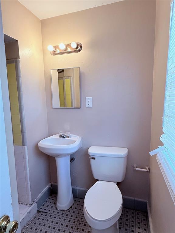 Building Photo - 986 22nd Ave S