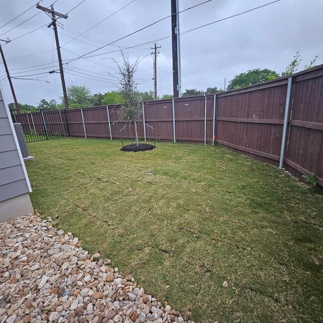 Building Photo - 10017 Milton Albert Way