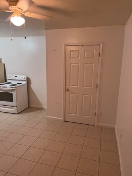 Building Photo - 604 Columbia Ave