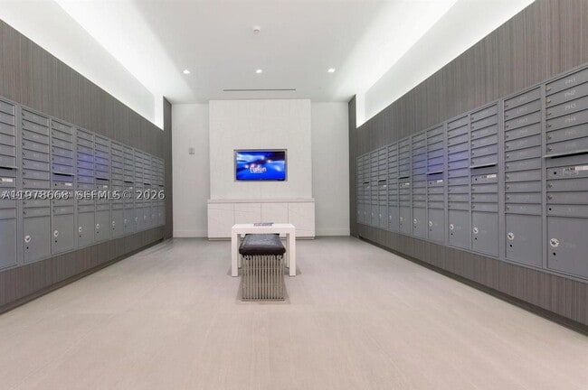 Building Photo - 17111 Biscayne Blvd