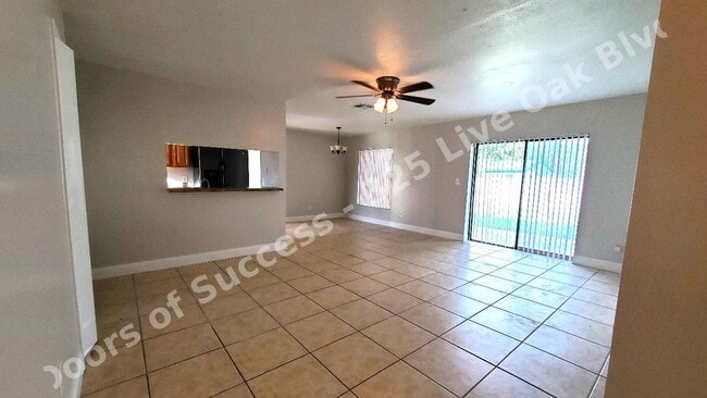 Building Photo - 325 Live Oak Blvd