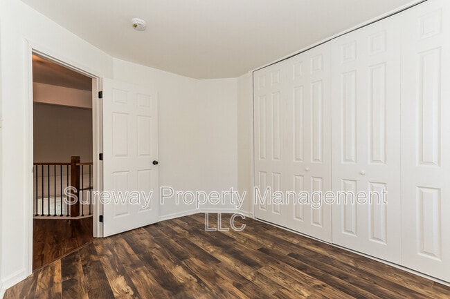 Building Photo - 316 Lake Side Dr