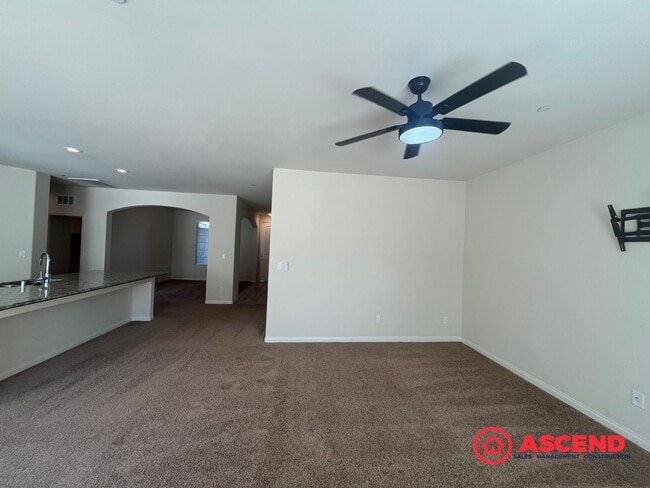 Building Photo - Stunning 4 Bedroom Home In The Southwest!