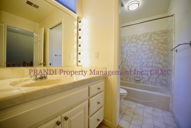 Building Photo - Available Now!  3 Bedroom San Rafael Home