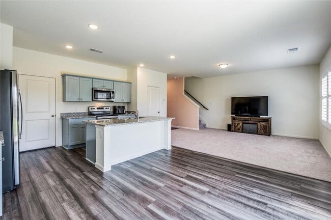 Building Photo - AVAILABLE NOW - Spacious 3-Bedroom Home in Monticello Park – 2 Living Areas, Granite Counters & L...