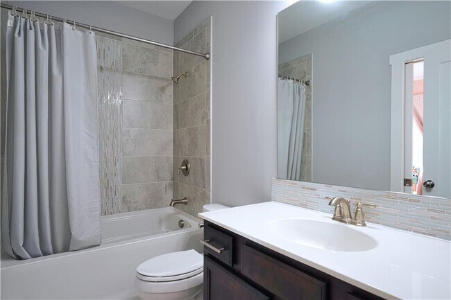 Building Photo - 6030 Richwood Cir