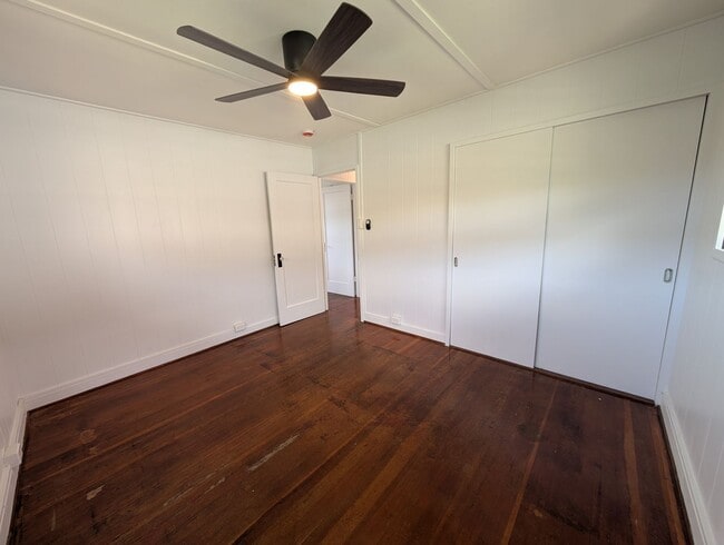 Building Photo - Ocean view upstairs 3 bed 2 bath 2 parking duplex near Likelike Hwy
