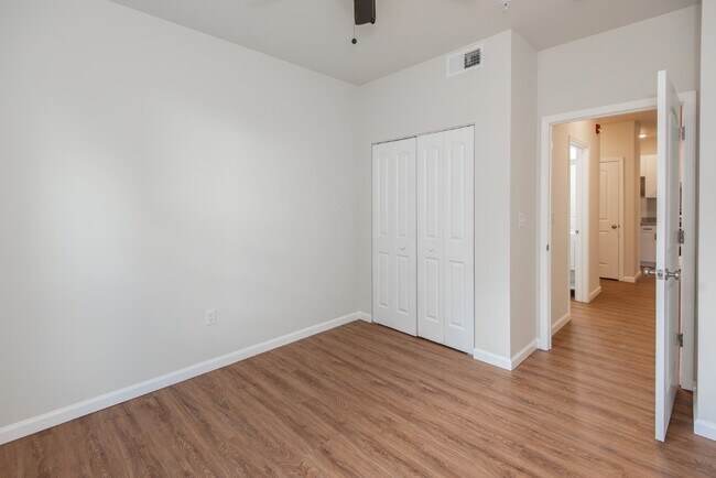 Building Photo - 122 Harmony Mdws Ct
