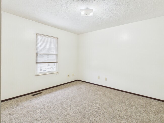 Building Photo - 534 Martin Ave