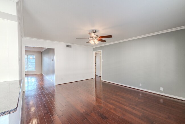 Building Photo - 6106 Averill Way