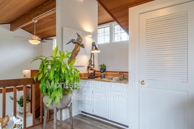 Building Photo - 18 Deer Stalker Path